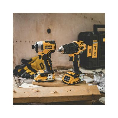 Набір електроіструментів DeWALT 2 од. 18 В XR Li-lon, вага 5.9 кг, кейс TSTAK, 2 АКБ та ЗП (DCK2062D2T)