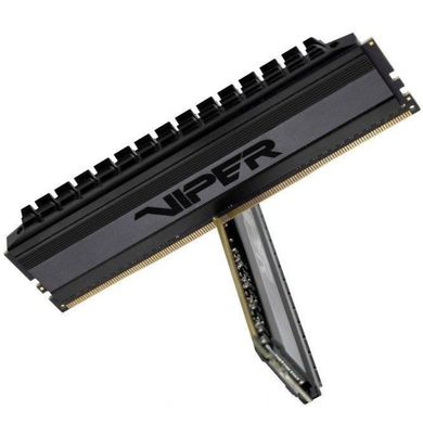 Модуль пам'яті для комп'ютера DDR4 16GB (2x8GB) 3200 MHz Viper 4 Blackout Patriot (PVB416G320C6K)